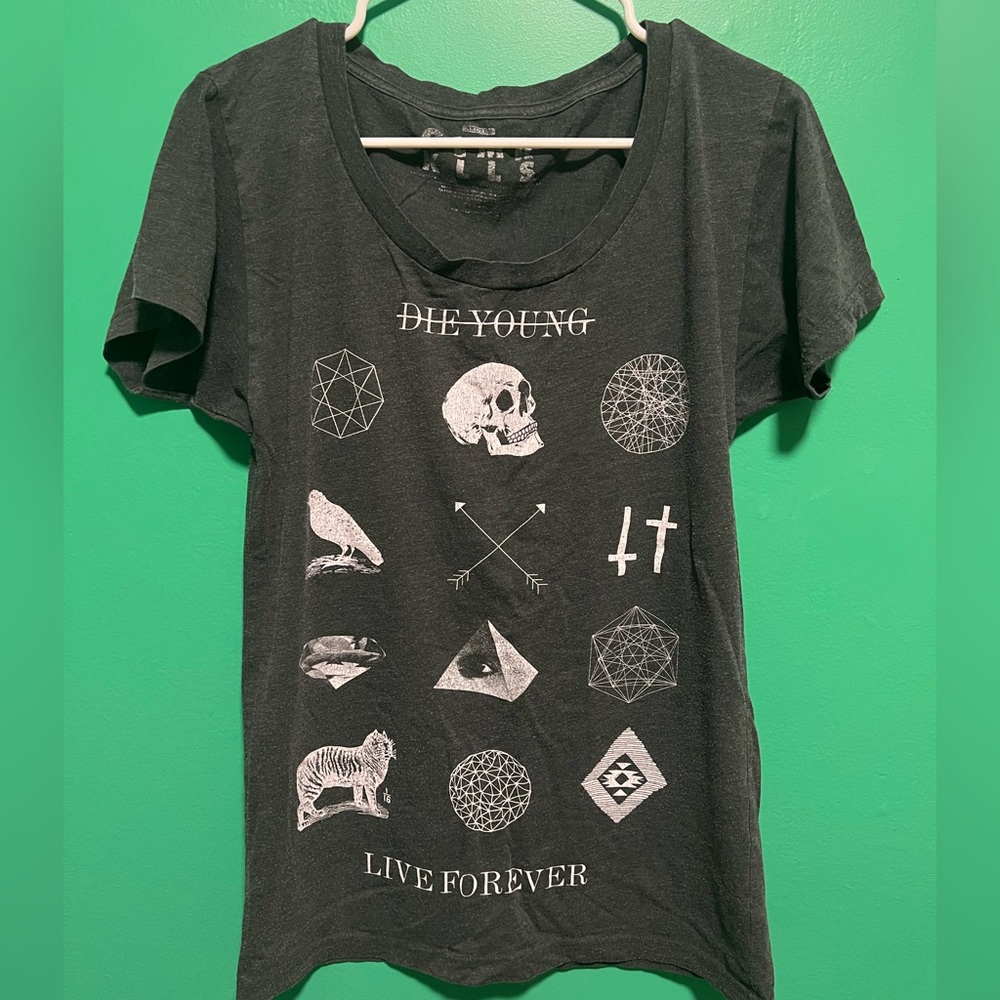 Glamour Kills Scoop Neck Tee